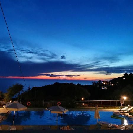 Molivos Sunset Apartments Митимна Экстерьер фото