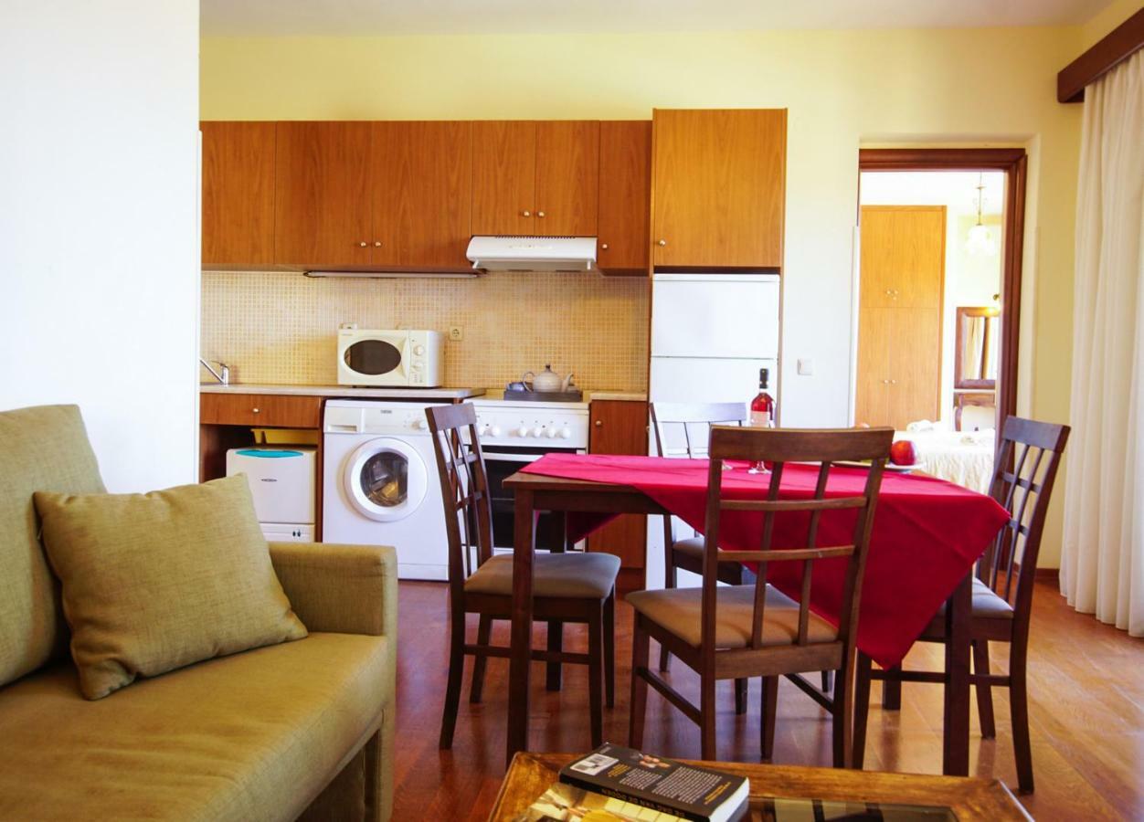 Molivos Sunset Apartments Митимна Экстерьер фото
