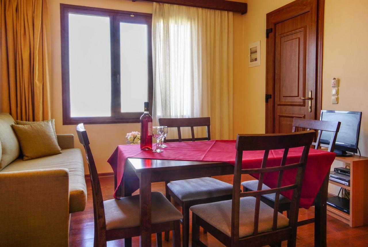 Molivos Sunset Apartments Митимна Экстерьер фото
