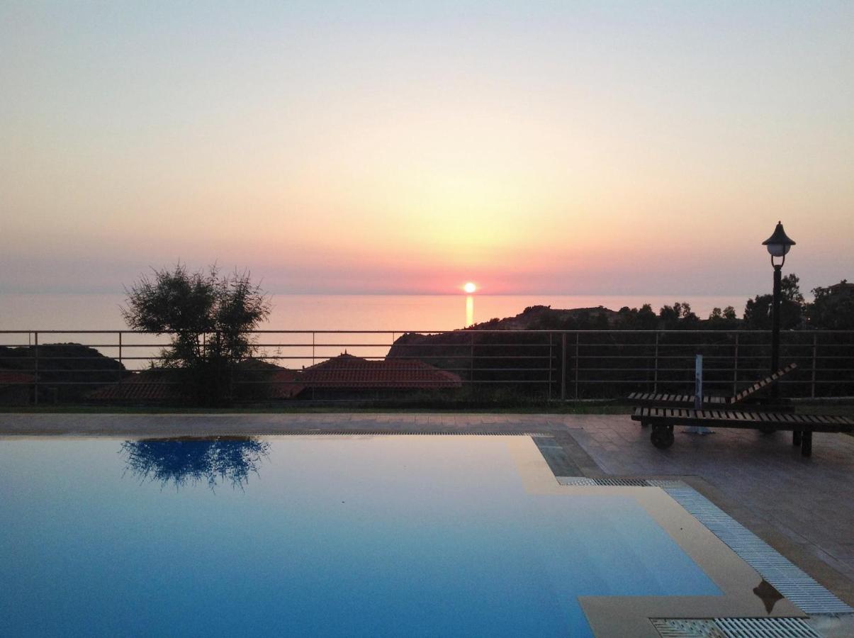 Molivos Sunset Apartments Митимна Номер фото